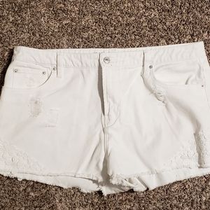 5/$30 SALE! White Destructed Lace Shorts (W4)
